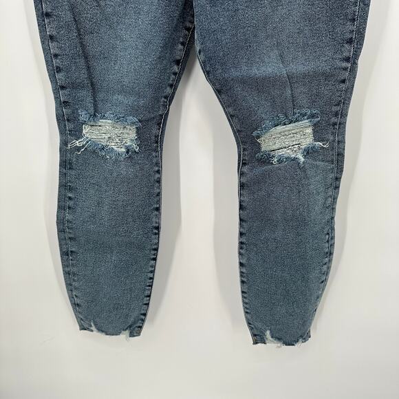GOOD AMERICAN NWT Good Waist Crop Denim Jean in Blue799 // 14 - Picture 11 of 15